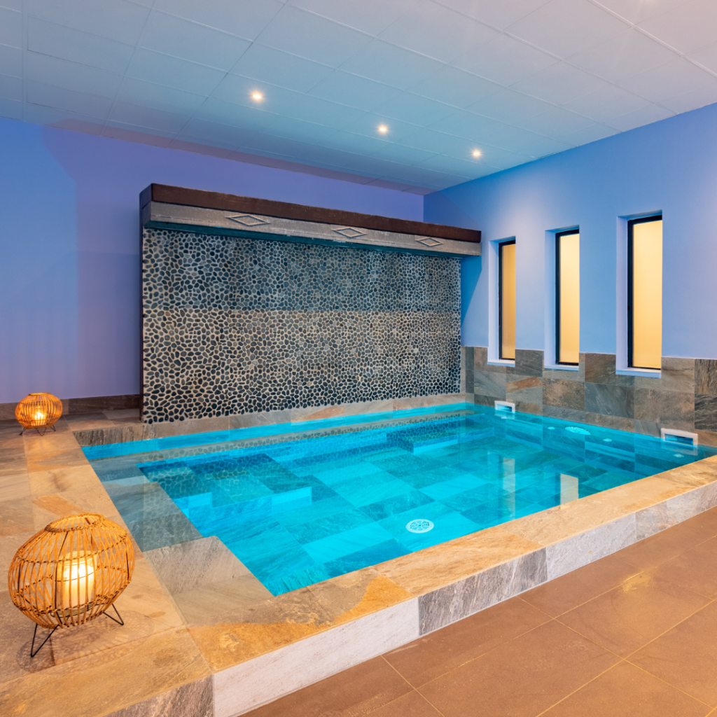 Bassin chauffé intérieur du spa Spa Bordeaux - Mérignac